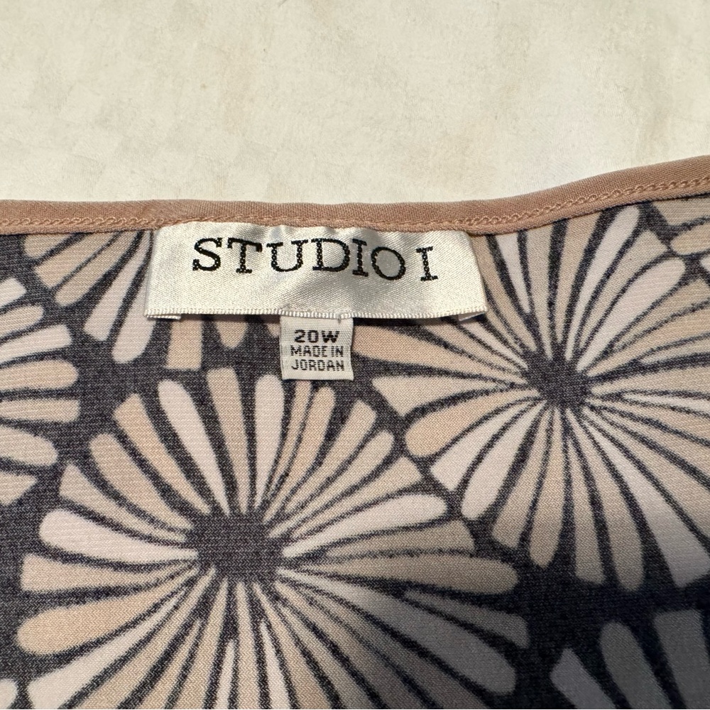 Studio 1 sleeveless dress, size 20w - Picture 10 of 11